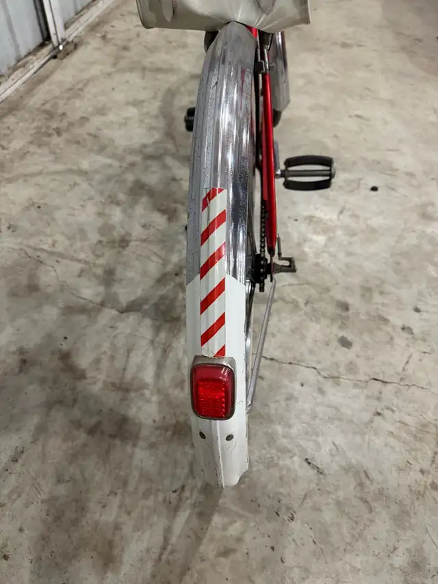 Vintage CCM Imperial 700 Men’s Bicycle - Photo 5