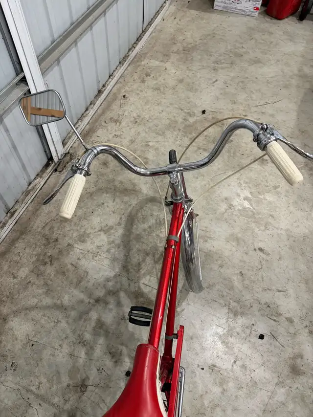 Vintage CCM Imperial 700 Men’s Bicycle - Photo 6