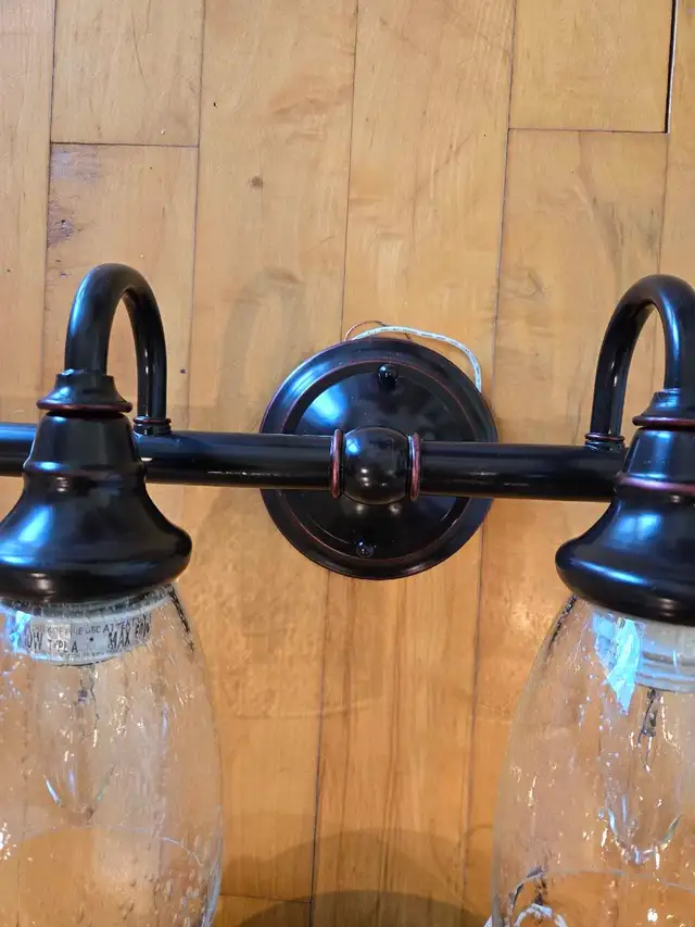 oil rubbed bronze vanity fixtures (2) - Photo 2