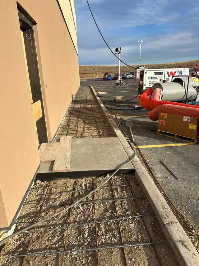 concrete finishers and concrete forming - Photo 5