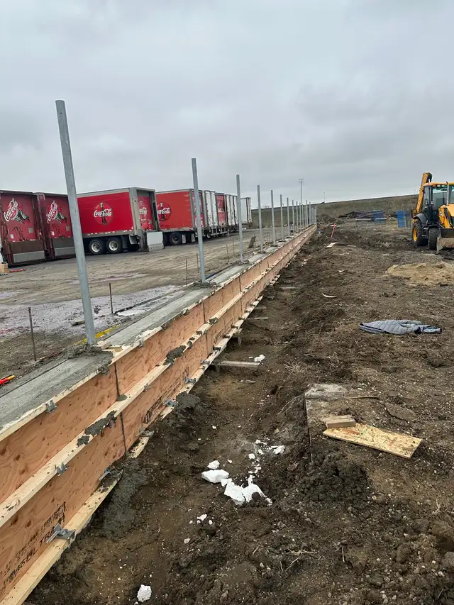 concrete finishers and concrete forming - Photo 7