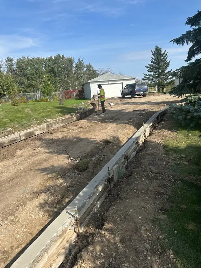 concrete finishers and concrete forming - Photo 8