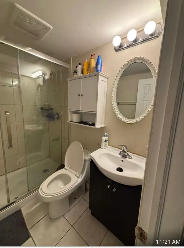 2-Bedroom Basement for Rent – Available June 15 - Scarborough - Photo 2
