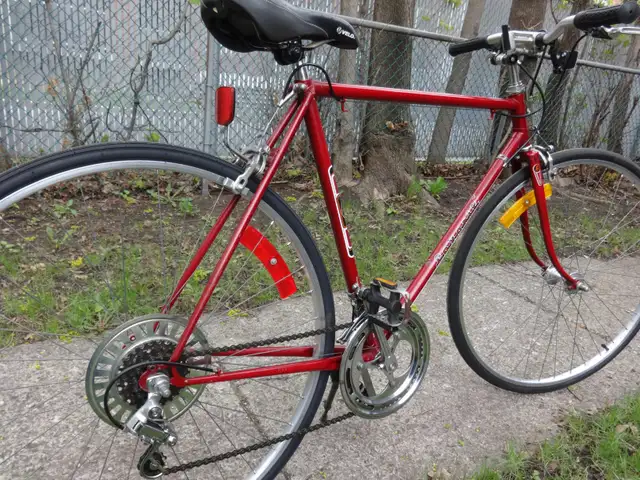 VÉLO FAVORIT DE ROUTE À GUIDON DROIT. QUALITÉ EUROPE. - Photo 4