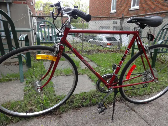 VÉLO FAVORIT DE ROUTE À GUIDON DROIT. QUALITÉ EUROPE. - Photo 5