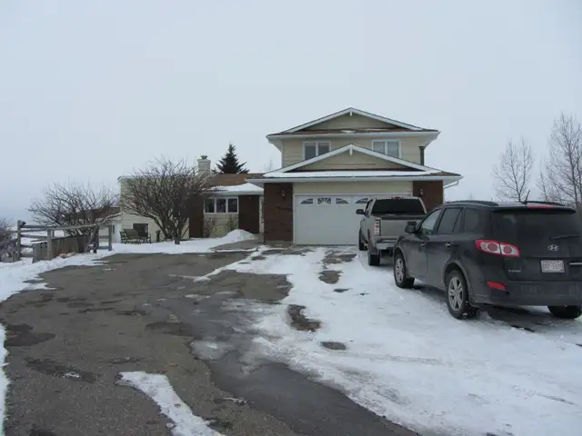 5 bed/2.5 bath acreage for rent, July 1 , Camden Lane Cochrane