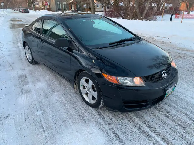 2009 Honda Civic Coupe LX 5 Speed - Photo 2