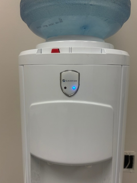 Hot & Cold-Water Dispenser – Excellent Condition - Photo 2