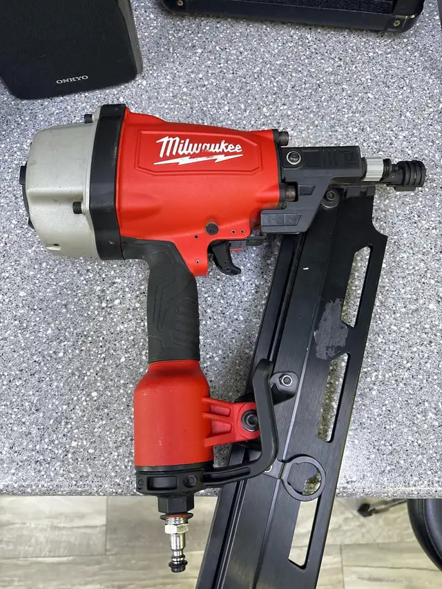 Milwaukee 7200-20 Round Head Framing Nailer