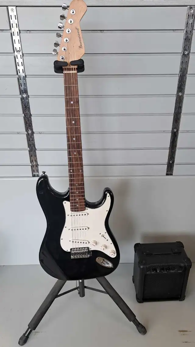 Burswood Stratocaster & Amp Combo (31270327)