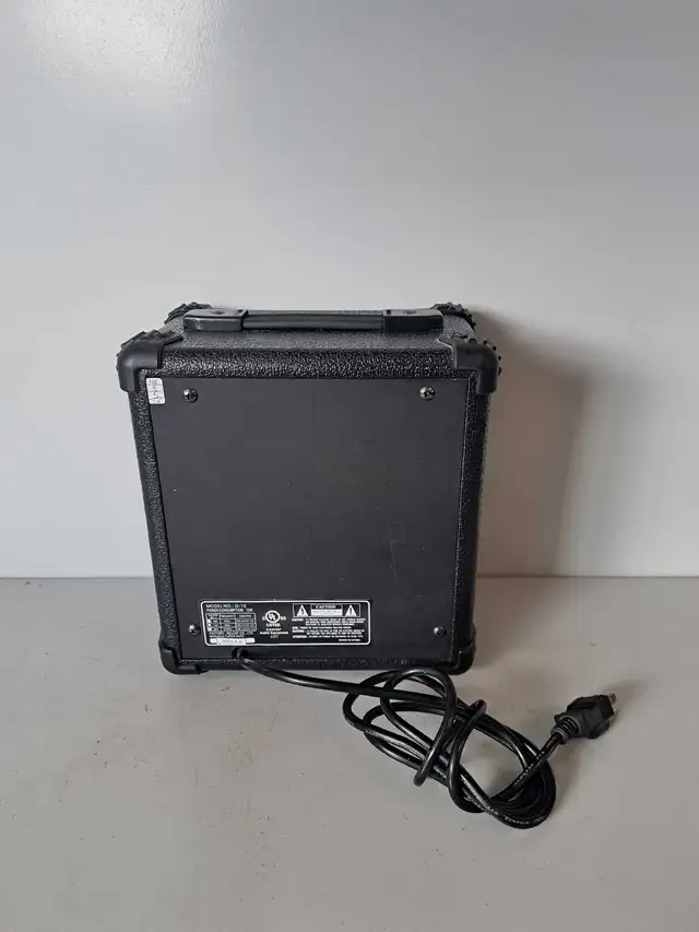Burswood Stratocaster & Amp Combo (31270327) - Photo 4