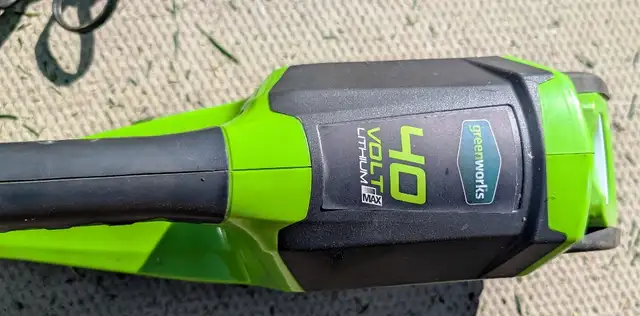 "Greenworks" 40 Volt – Cordless – 14" String Trimmer - Photo 2