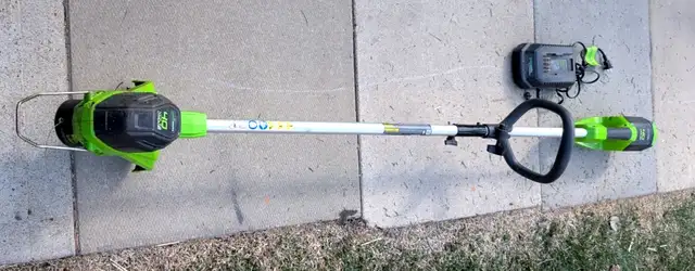 "Greenworks" 40 Volt – Cordless – 14" String Trimmer - Photo 5