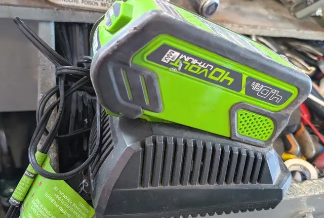 "Greenworks" 40 Volt – Cordless – 14" String Trimmer - Photo 7