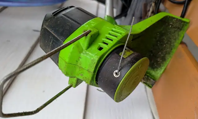 "Greenworks" 40 Volt – Cordless – 14" String Trimmer - Photo 8