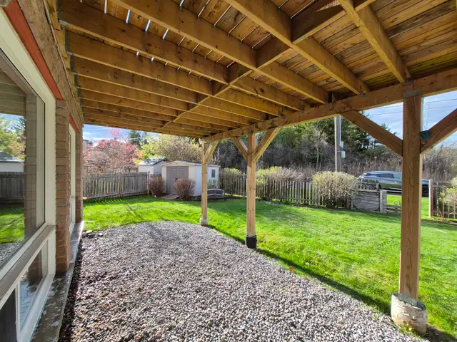 2 bed bright walkout basement green space - Photo 6