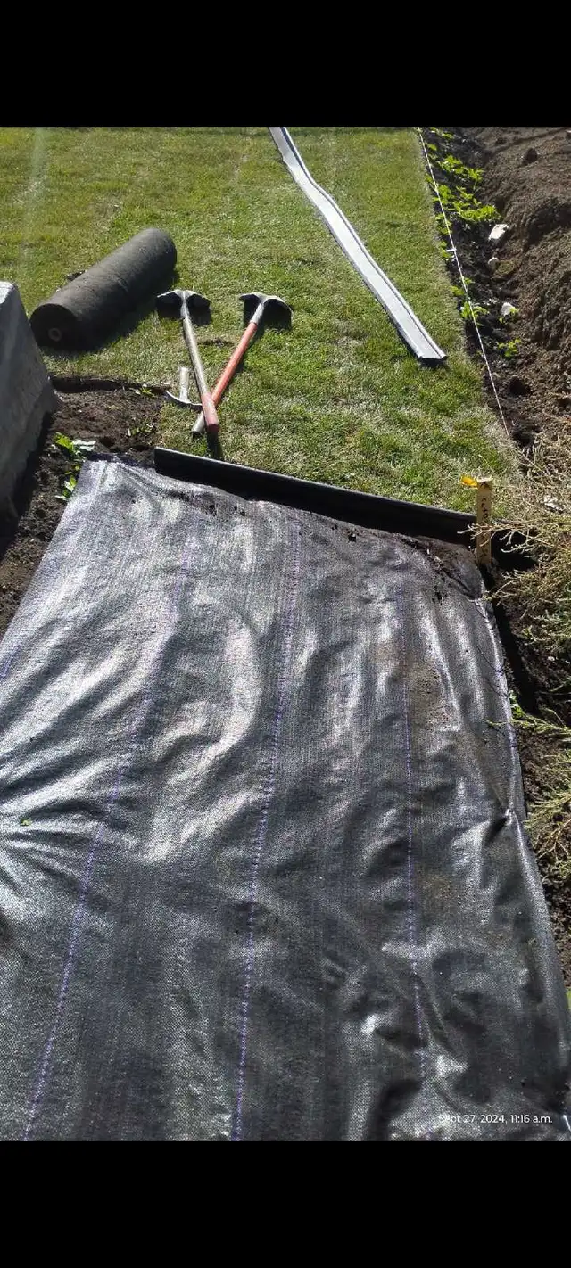 looking for landscape and general labourer work - Photo 6