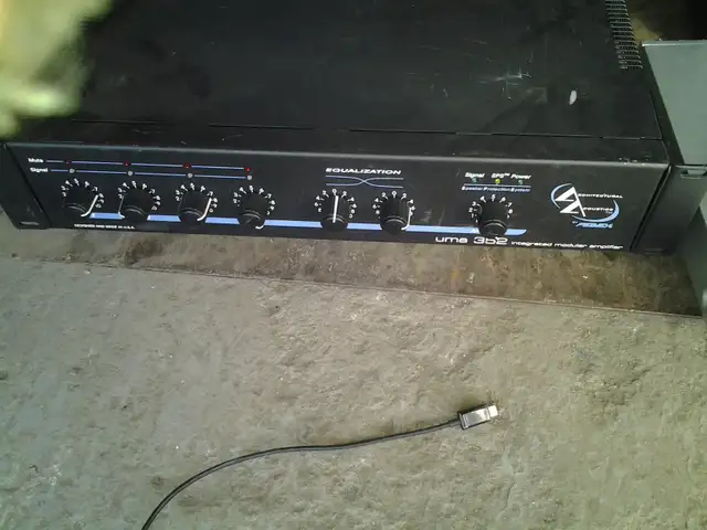Peavey Uma 352 Integrated Modular Amplifier 200  crown power amp