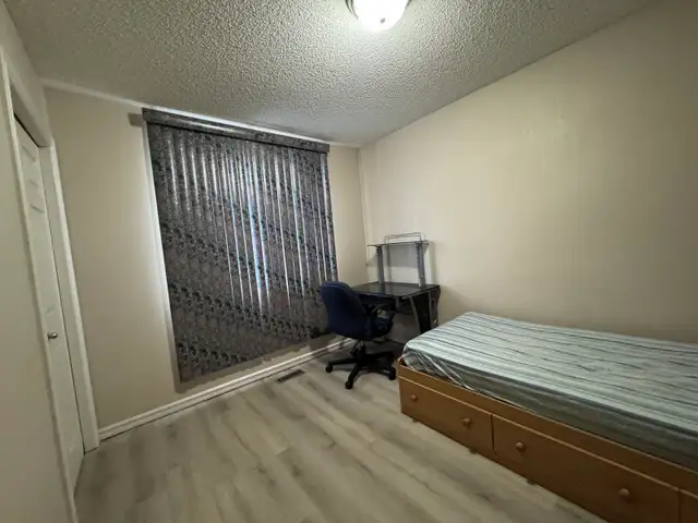 Room for rent - Photo 5