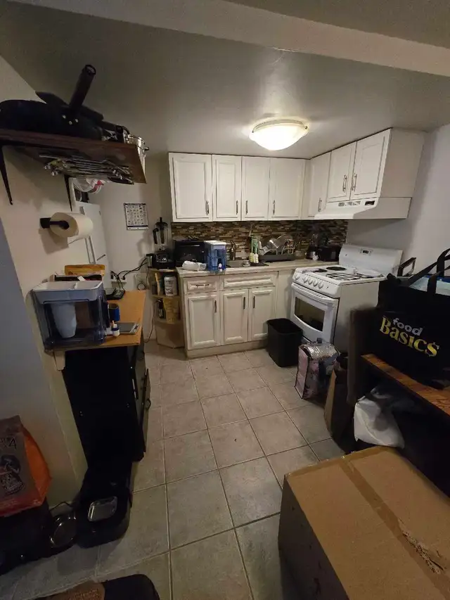 1 Bedroom Basement Apartment lease assignment - Photo 4