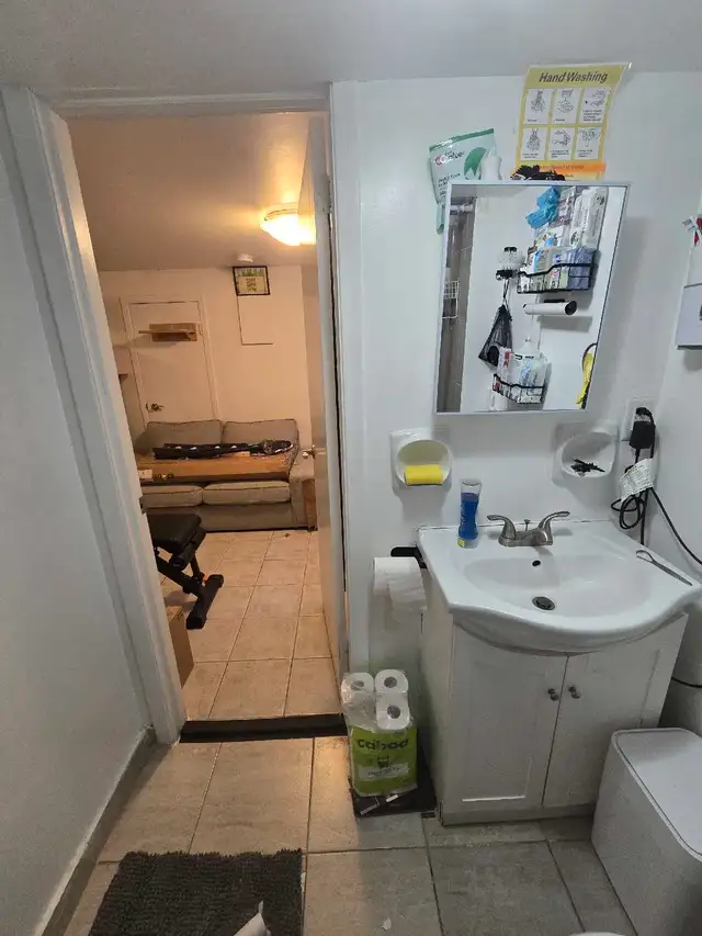 1 Bedroom Basement Apartment lease assignment - Photo 8