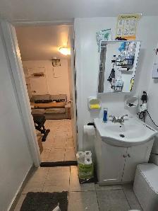 1 Bedroom Basement Apartment lease assignment - Photo 8