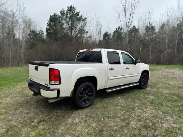 2012 GMC Sierra 1500 Crew Cab Denali AWD - Photo 4