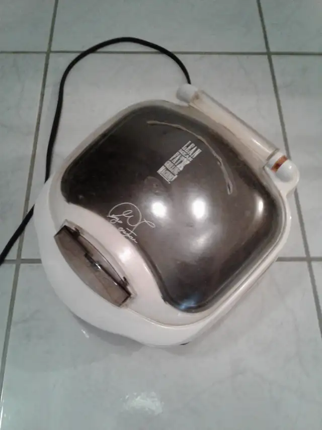 GEORGE FOREMAN ELECTRIC GRILL - $15 OR TRADE / SWAP - Photo 2