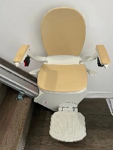 Acorn 130 Straight Stairlift, one month old and newly installed