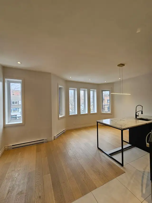 For Rent 5 1/5 Luxurious Apartment Across Snowdon Metro Station - Photo 3