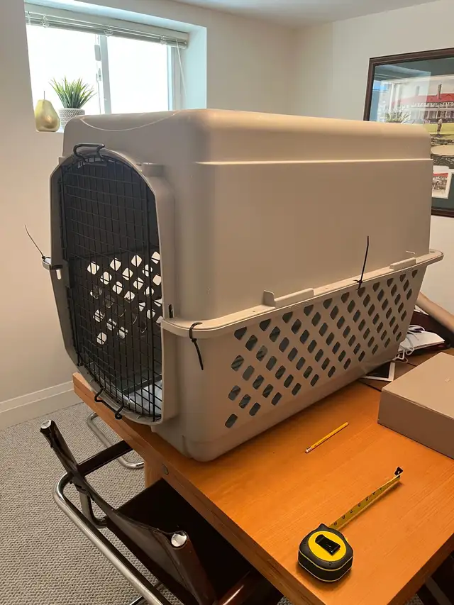 LARGE DOG CRATE