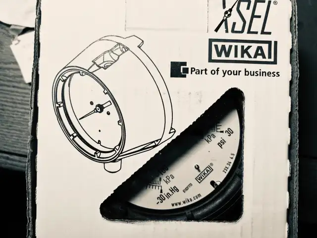 NEW WIKA XSEL 30PSI 1/2 NPT PRESSURE GAUGEP/N 9837523