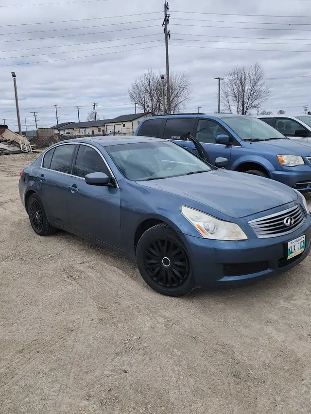Infiniti G37X in running order also good for parts - Photo 2