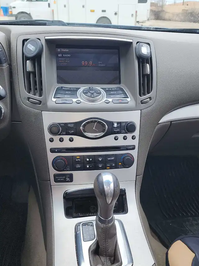 Infiniti G37X in running order also good for parts - Photo 8