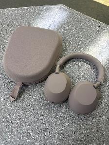 Sony WH-1000XMS Noise Cancelling Bluetooth Headphones With Case