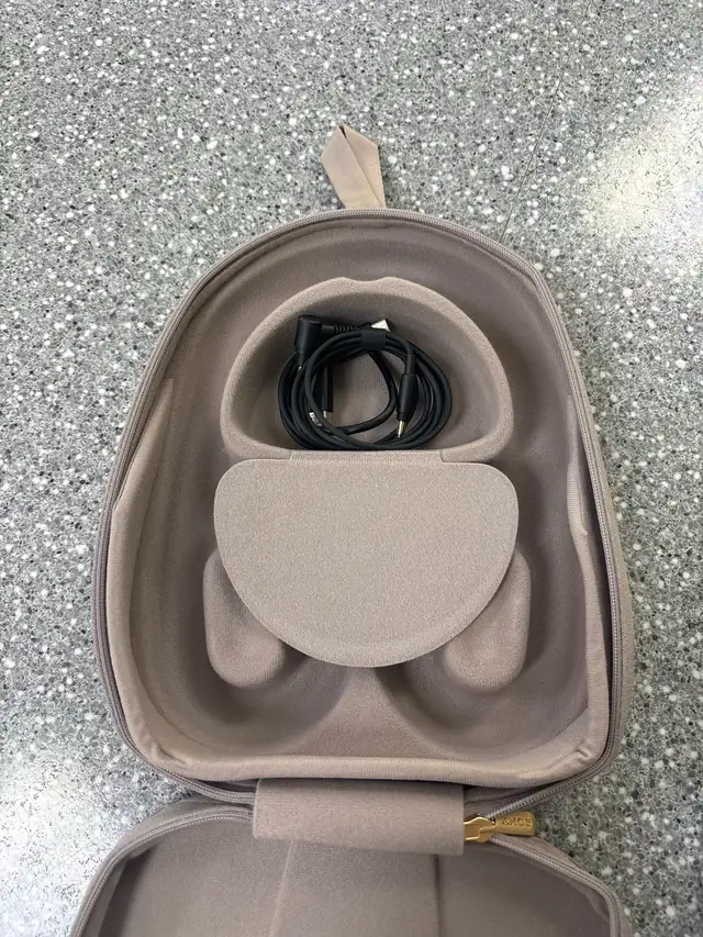 Sony WH-1000XMS Noise Cancelling Bluetooth Headphones With Case - Photo 4