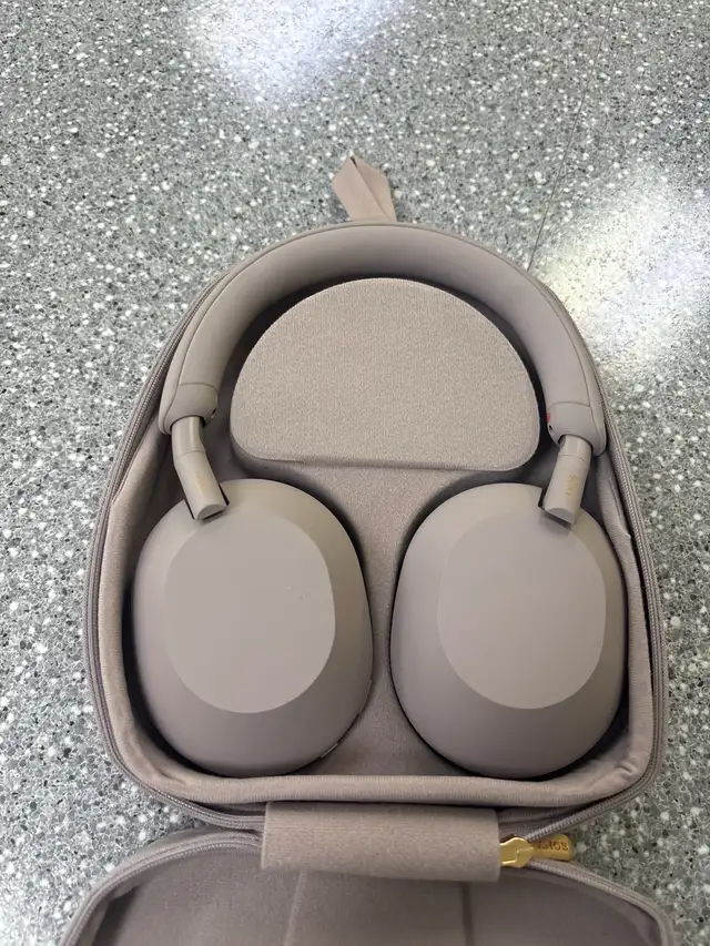 Sony WH-1000XMS Noise Cancelling Bluetooth Headphones With Case - Photo 5