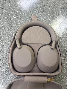 Sony WH-1000XMS Noise Cancelling Bluetooth Headphones With Case - Photo 5