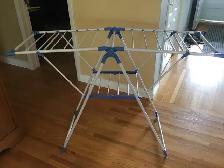 CLOTHES DRYING RACK