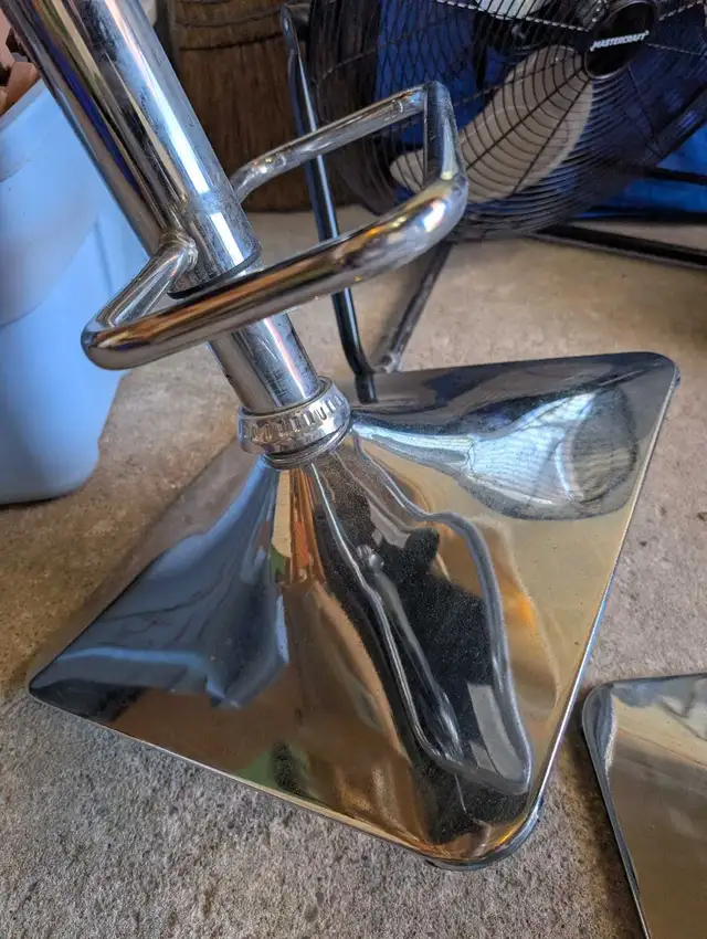 Adjustable Bar Stools - Photo 6