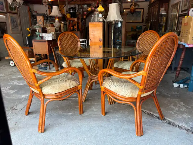 Stunning Rattan Table Set