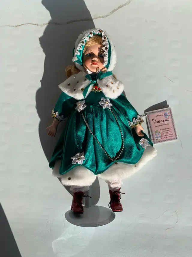 Collectable dolls for saleas pictured asking 10.00 ea. on choic - Photo 3