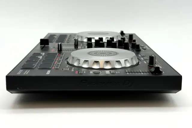 Pioneer DDJ-SB2 Serato DJ Controller $229 - Photo 4