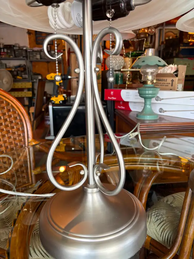 Beautiful Matching Table Lamps - Photo 4