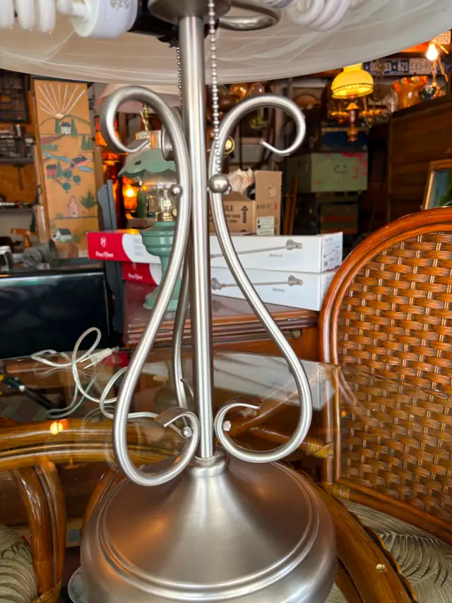 Beautiful Matching Table Lamps - Photo 9