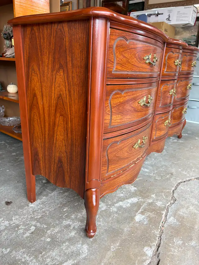 9 Drawer Dresser - Photo 2