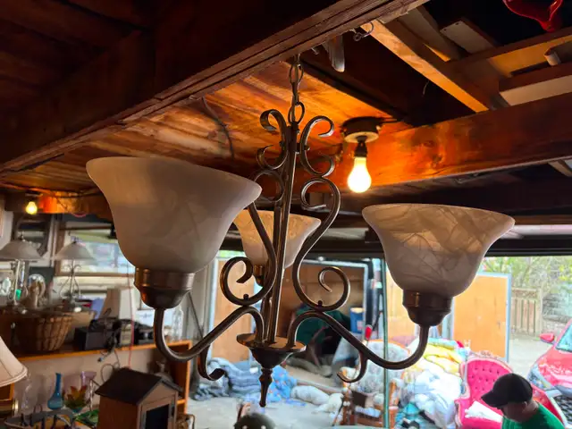 Ceiling Light - Photo 3