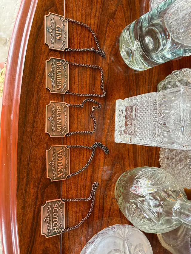 11 Different Decanters - Photo 9