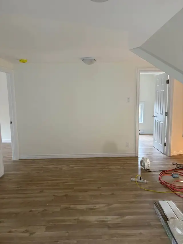 Newly Renovated 2bdrm Apartment for Rent - Photo 2