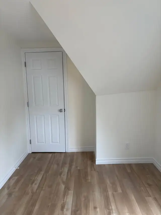 Newly Renovated 2bdrm Apartment for Rent - Photo 3